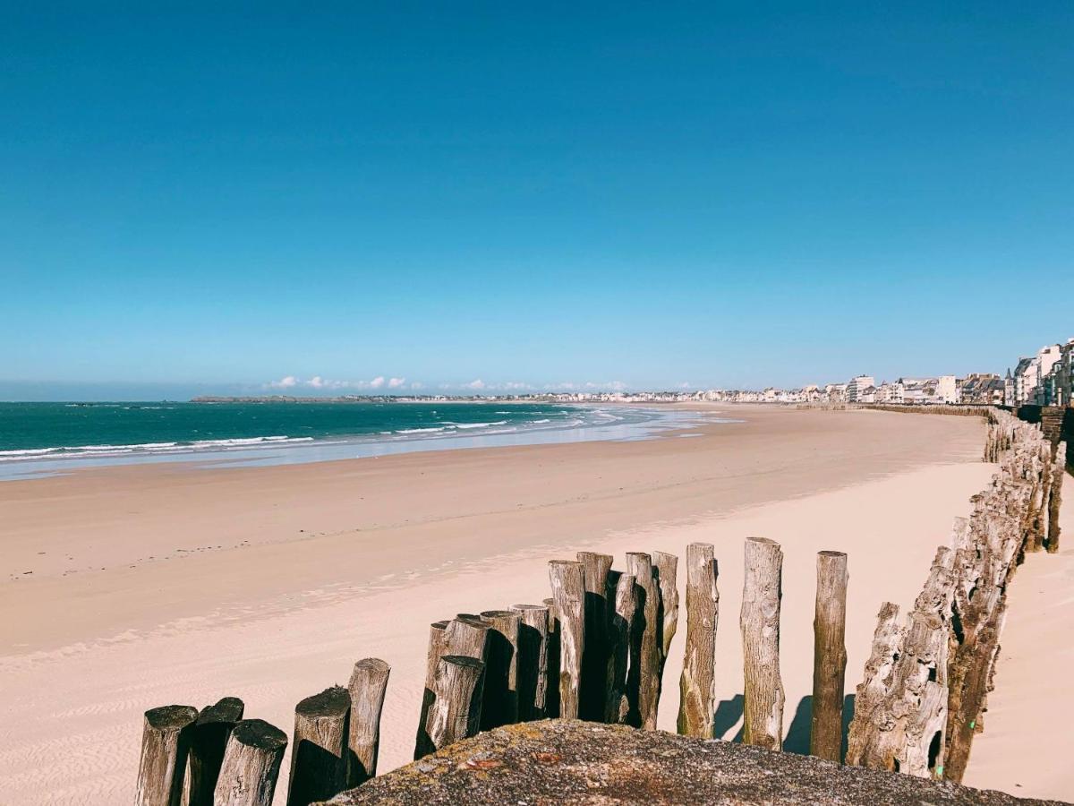 Appartement de 60 m2 tout juste rénové à Saint Malo Intra-Muros Esterno foto