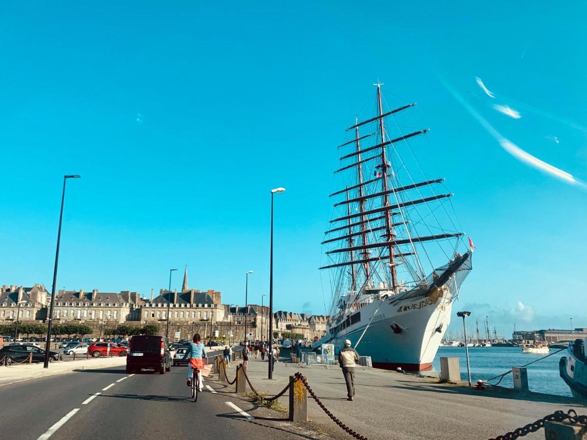 Appartement de 60 m2 tout juste rénové à Saint Malo Intra-Muros Esterno foto