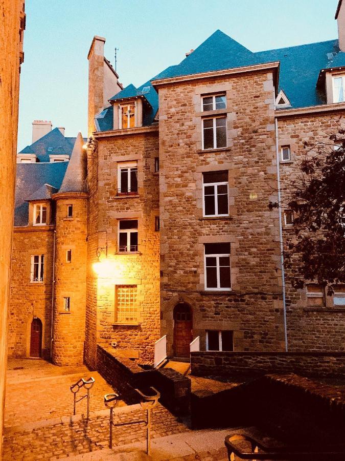 Appartement de 60 m2 tout juste rénové à Saint Malo Intra-Muros Esterno foto