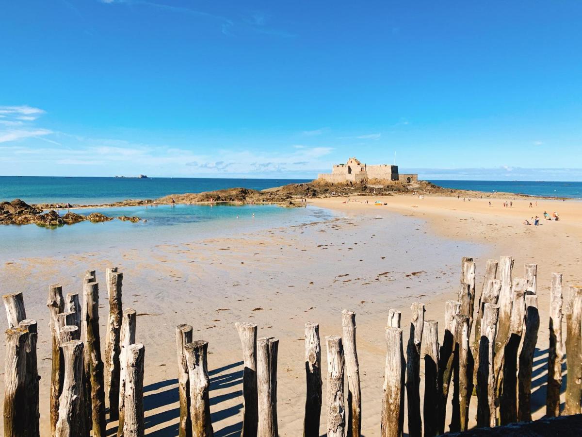 Appartement de 60 m2 tout juste rénové à Saint Malo Intra-Muros Esterno foto